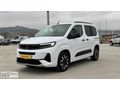 2025 OPEL COMBO 1.5D ULTİMATE CAM TAVAN HATASIZ