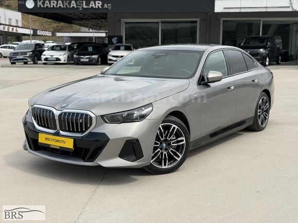 2025 ÇIKIŞ BMW İ5 eDRİVE MSPORT BOSS LANSMAN BOYASIZ KUSURSUZ