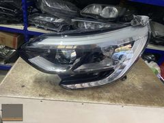 RENAULT MEGANE 4 ÖN SOL FAR ORİJİNAL ÇIKMA