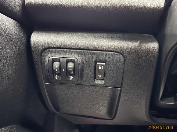 GÜVENLER'DEN 2019 MEGANE 1.6 JOY