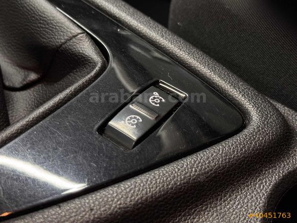 GÜVENLER'DEN 2019 MEGANE 1.6 JOY