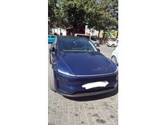 Sahibinden geliştirilmiş otopilotlu (EAP)2025 Model deep blue (metalik mavi)premium juniper