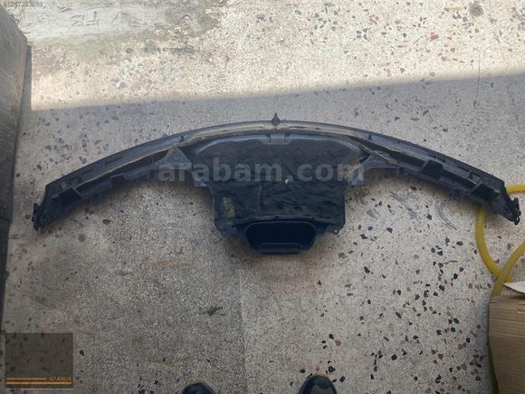 VOLKSWAGEN NEW BEETLE ÖN CAM HAVALANDIRMA PANELİ 1C0815683