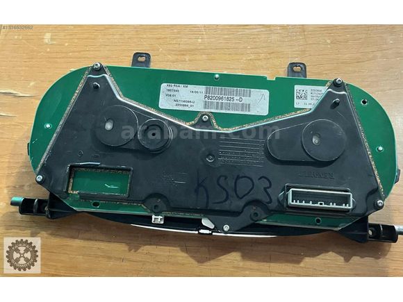 P8200961825-D Renault Trafic II (2006-2014)