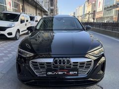 GÜVENLER'DEN AUDİ Q8 S-LİNE HATASIZ BOYASIZ ELEKTRİK