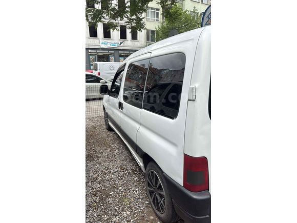 Sahibinden  Berlingo az yakar
