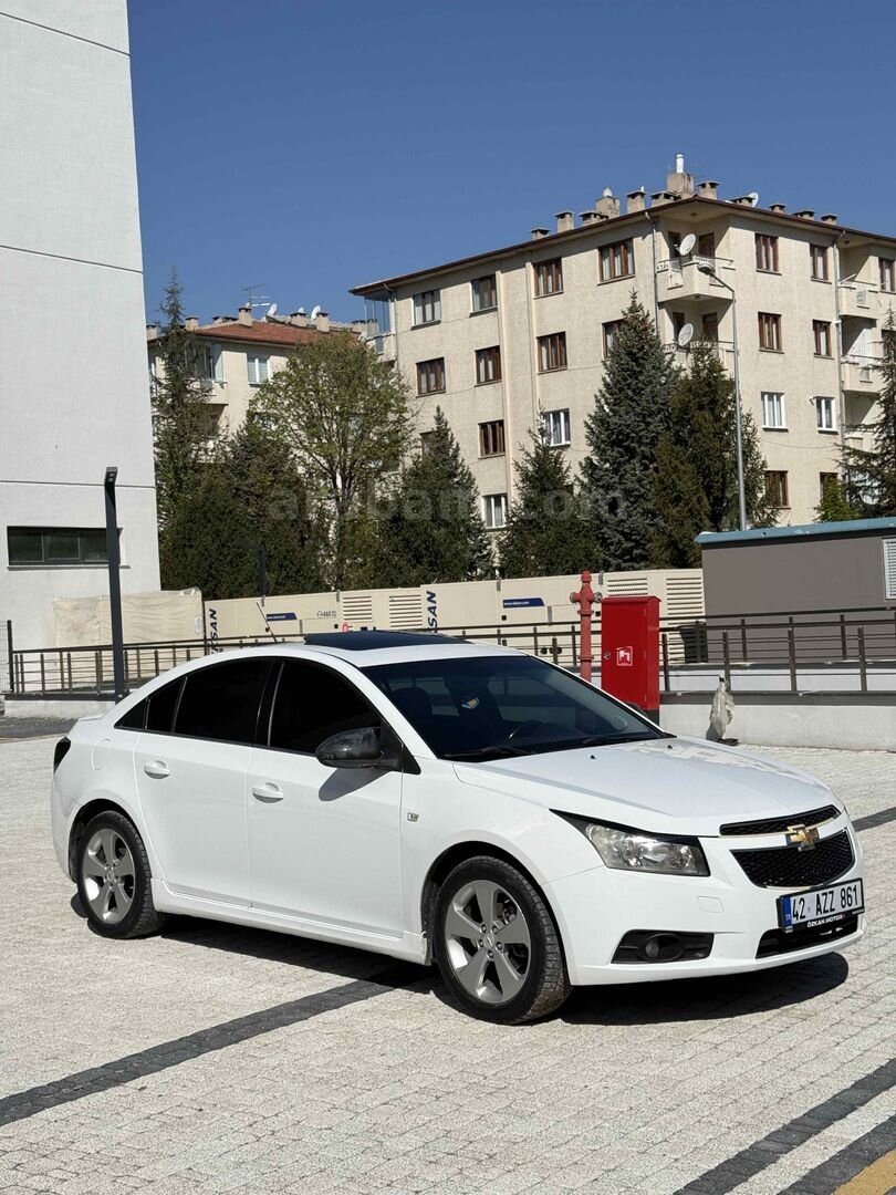 Galeriden Chevrolet Cruze 1.6 LS 2011 Model Konya 285.000 km Beyaz 2