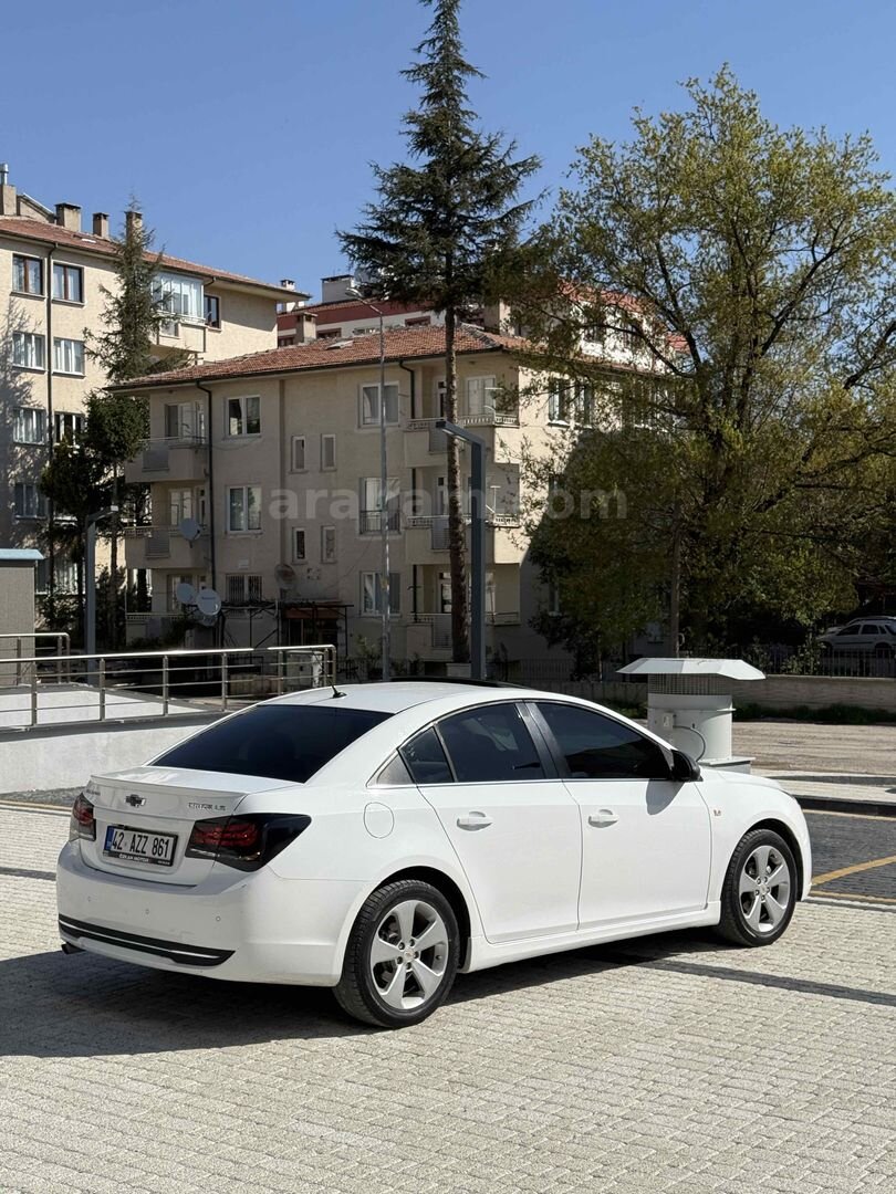 Galeriden Chevrolet Cruze 1.6 LS 2011 Model Konya 285.000 km Beyaz 3