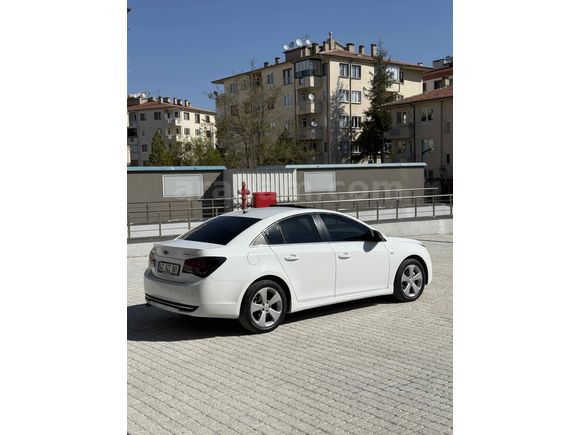 Chevrolet Cruze 1.6 LS 2011 Model servis bakımlı takas olur