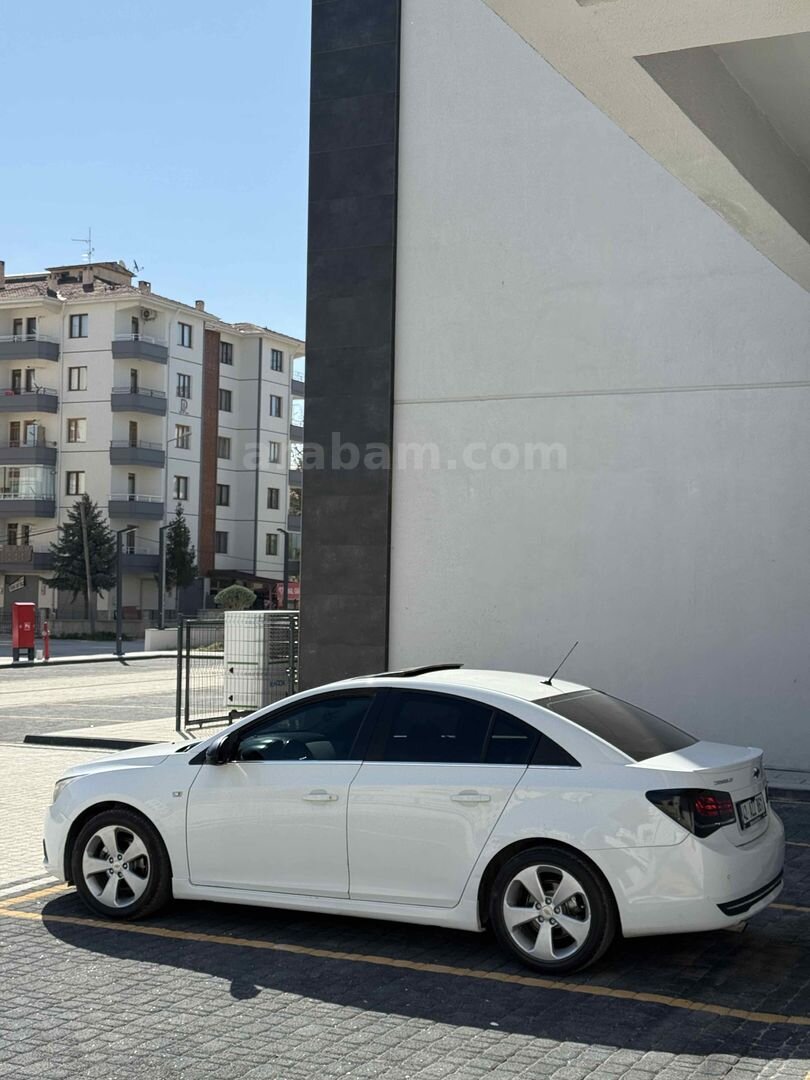 Galeriden Chevrolet Cruze 1.6 LS 2011 Model Konya 285.000 km Beyaz 6