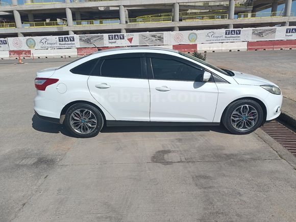 Sahibinden Ford Focus 1.6 TDCi Trend 2012 Model  265.000 km Beyaz