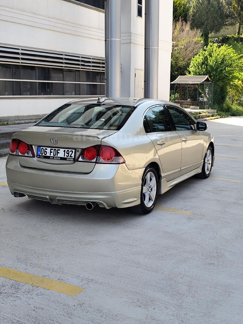 Sahibinden Honda Civic 1.6i VTEC Premium 2008 Model Hatay 147.000 km Kahverengi 4