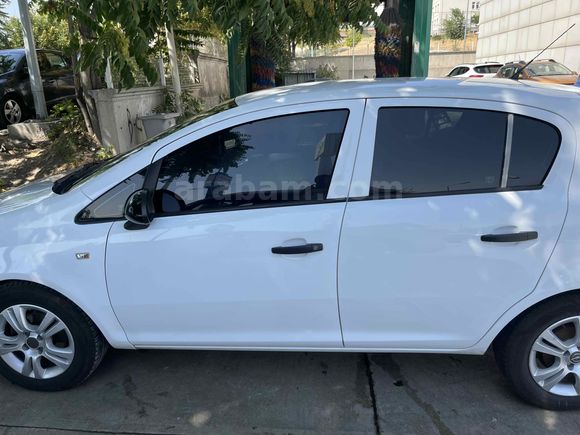 Değişseniz Düşük KM Corsa 1.3 CDTI 2013 