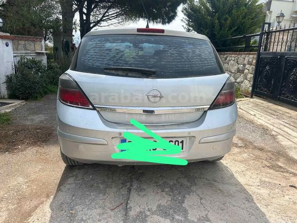 Yakıtı kokluyor