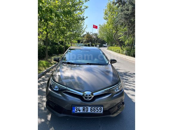 Sahibinden Toyota Auris 1.33 Life 2017 Model 