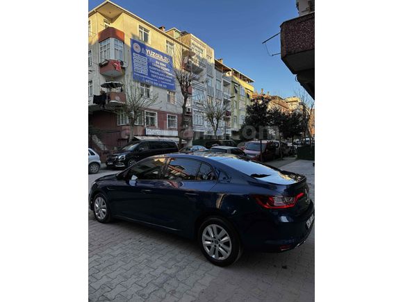 Teklife Açık Renault Megane 1.3 TCe Joy 2021 Model 