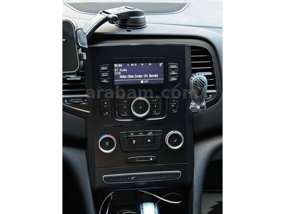 Teklife Açık Renault Megane 1.3 TCe Joy 2021 Model 