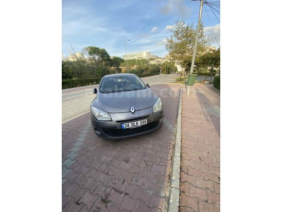 Sahibinden Renault Megane 1.5 dCi Dynamique 2011 Model  290.000 km Gri