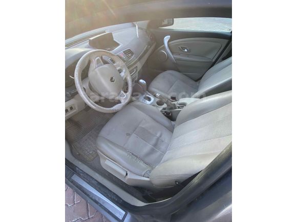 Sahibinden Renault Megane 1.5 dCi Dynamique 2011 Model  290.000 km Gri