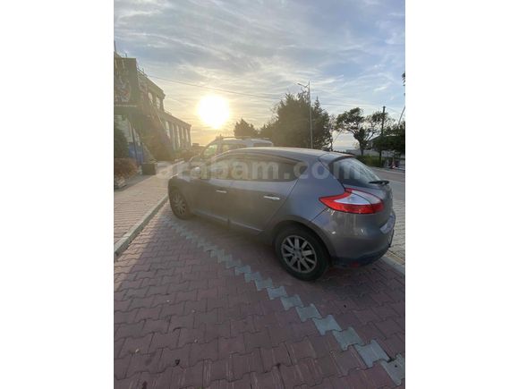 Sahibinden Renault Megane 1.5 dCi Dynamique 2011 Model  290.000 km Gri