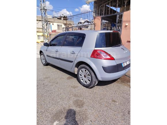 Sahibinden Renault Megane  2. hejbyk 1.4 Authentique 2006 Model  261.000 km Gri