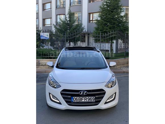 Sahibinden Hyundai i30 1.6 CRDi CW Elite 2015 Model  148.000 km Beyaz