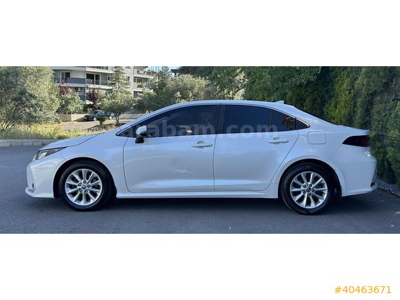 HATASIZ BOYASIZ 2022 MODEL 42.000 KM 1.5 DREAM COROLLA