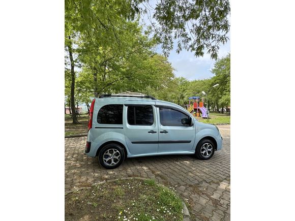 Sahibinden Renault Kangoo Multix 1.5 dCi Expression 2009 Model 