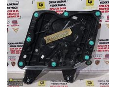 SKODA OCTAVİA 2021-2025 SAĞ ÖN CAM KRİKOSU OEM 5E3837656