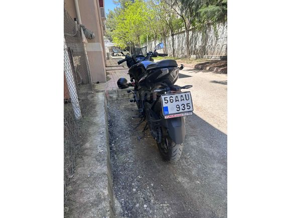 2500 km
