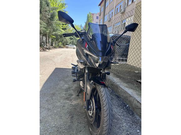 2500 km
