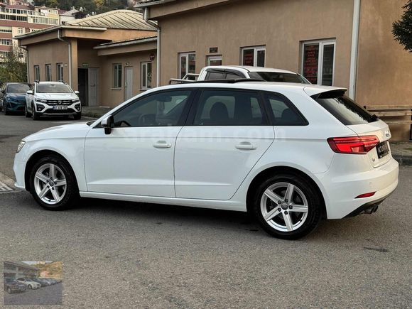 İLK SAHİBİ+CAM TAVAN'LI+2020 AUDİ A3 SPORTBACK 35 TFSİ DYNAMİC