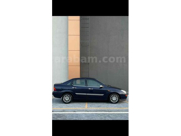 Sahibinden Ford Focus 1.6 Ghia 2001 Model 