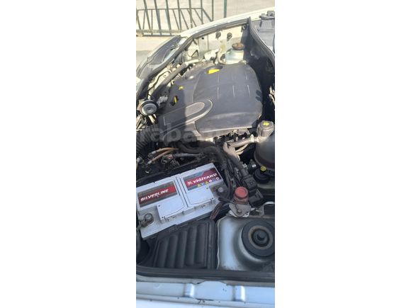 Sahibinden Renault Kangoo Multix 1.5 dCi Authentique 2004 Model  342 km Gri (Gümüş)