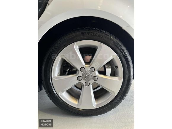 ÜNALDI'DAN 2015 A3 SPORTBACK AMBİTİON 1.6 TDİ CAM TAVAN BAKIMLI