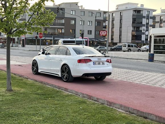 2009 MODEL A4S AUDI