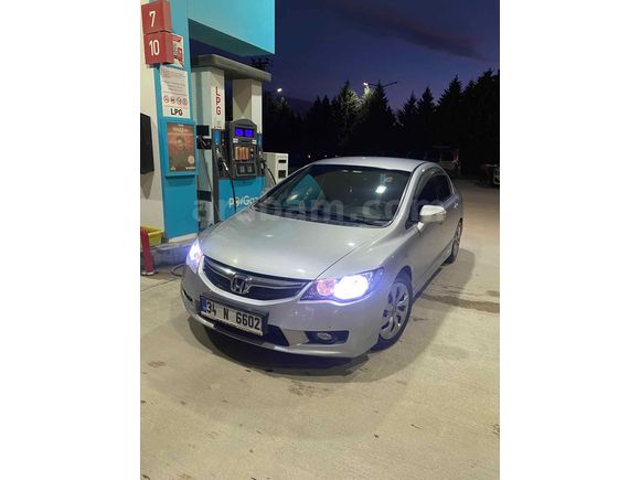 Sahibinden Honda Civic 1.6i VTEC Dream 2010 Model 