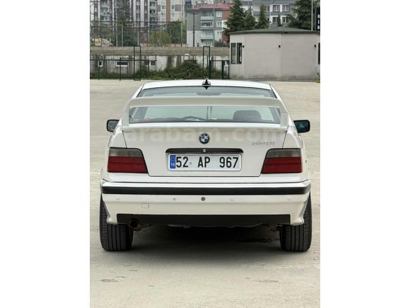 AUTO İFÖ'DEN BMW 320İ MANUEL EXTRALI DOLU TEMİZ