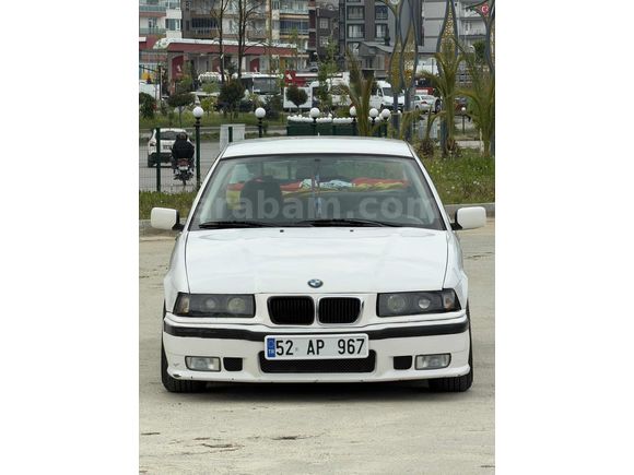AUTO İFÖ'DEN BMW 320İ MANUEL EXTRALI DOLU TEMİZ