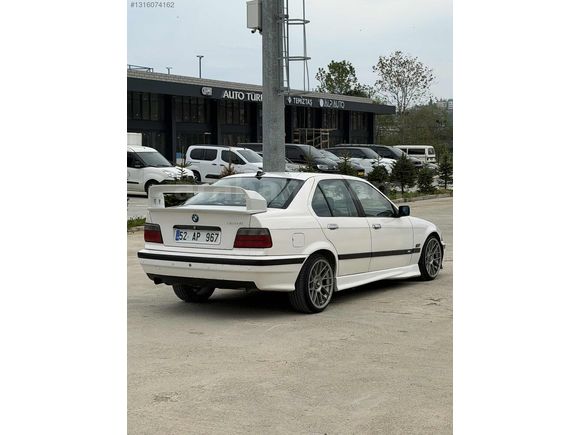 AUTO İFÖ'DEN BMW 320İ MANUEL EXTRALI DOLU TEMİZ