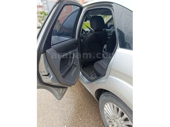 Sahibinden Ford Focus 1.6 Comfort 2011 Model
