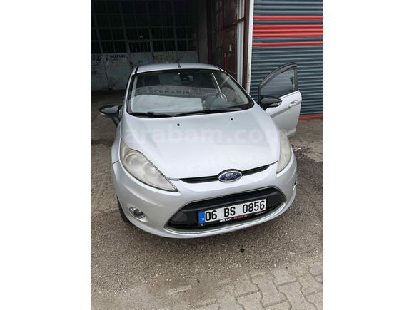 Sahibinden Ford Fiesta 1.4 TDCi Titanium 2011 Model 250 bin  km Gri (Gümüş)