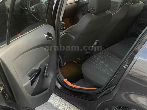 OPEL YETKİLİ SERVİS USTASINDAN TEMİZ CORSA