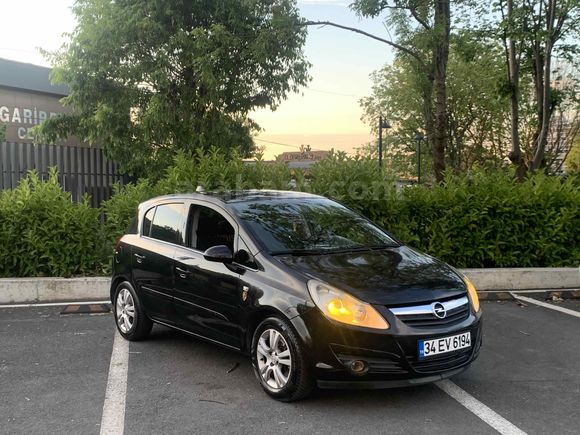 OPEL YETKİLİ SERVİS USTASINDAN TEMİZ CORSA