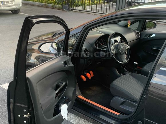 OPEL YETKİLİ SERVİS USTASINDAN TEMİZ CORSA