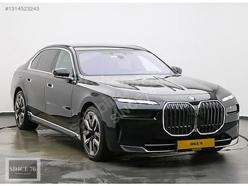 Galeriden BMW 7 Serisi 740d xDrive Pure Excellence 2023 Model Sakarya 120.000 km Siyah
