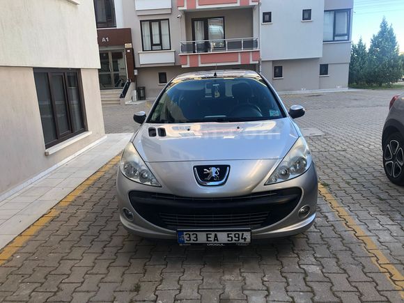 Kadın Memurdan temiz kullanılmış Peugeot 206+