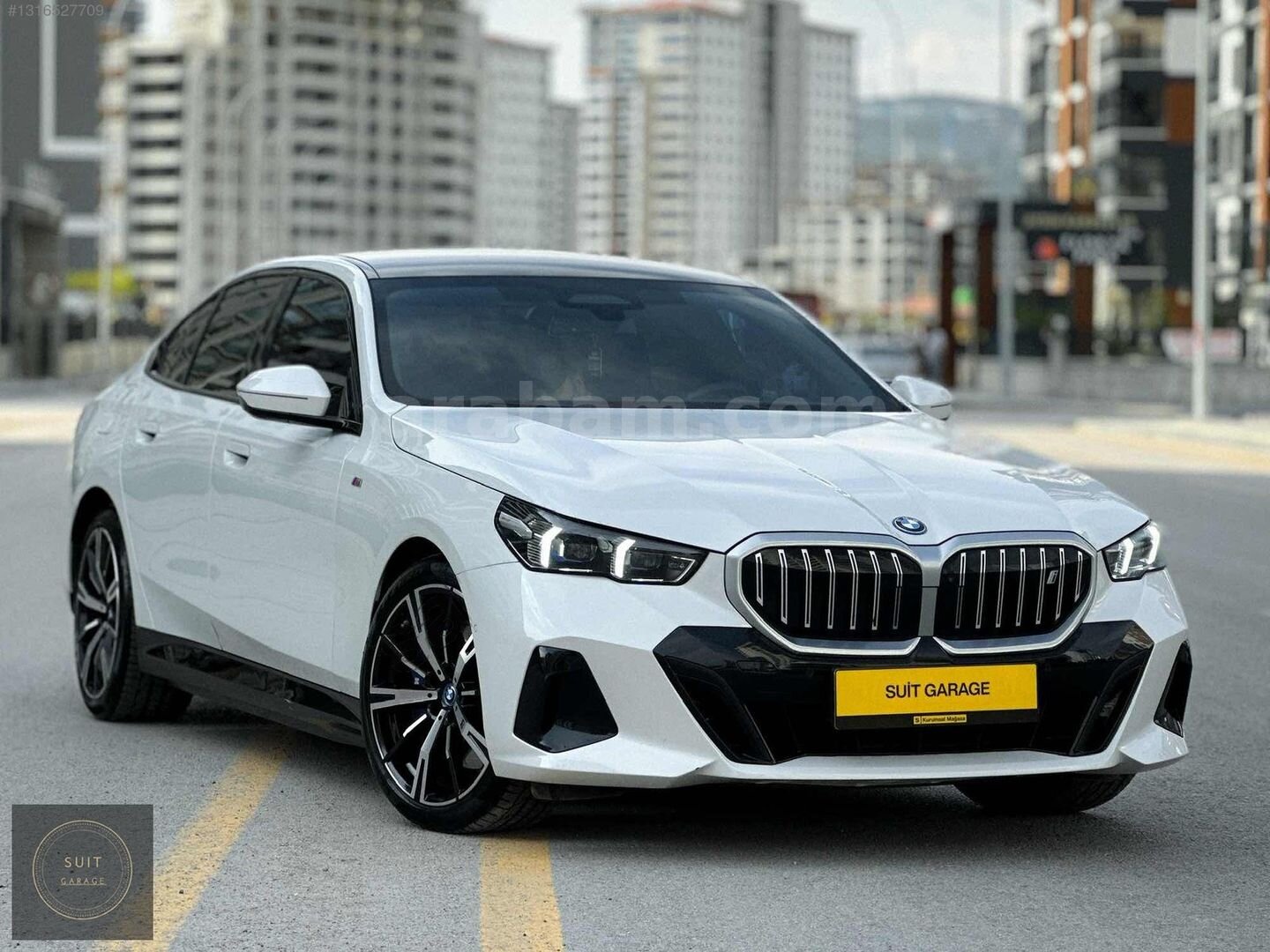 SUİT GARAGE 2023 MODEL 60 BİN KM'DE GARANTİLİ HATASIZ BOYASIZ