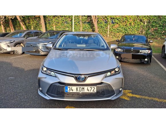 Toyota'lıdan 32000 KM Bakımlı Tertemiz Corolla Sedan Hibrit (10 Yıl Garanti)