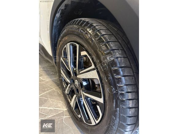 KADİR EÇER OTOMOTİVDEN 2024 C4 X 1.2 PURETECH FEEL BOLD
